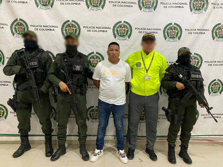 El sujeto fue detenido por las autoridades en  Colombia. | Autoridades locales