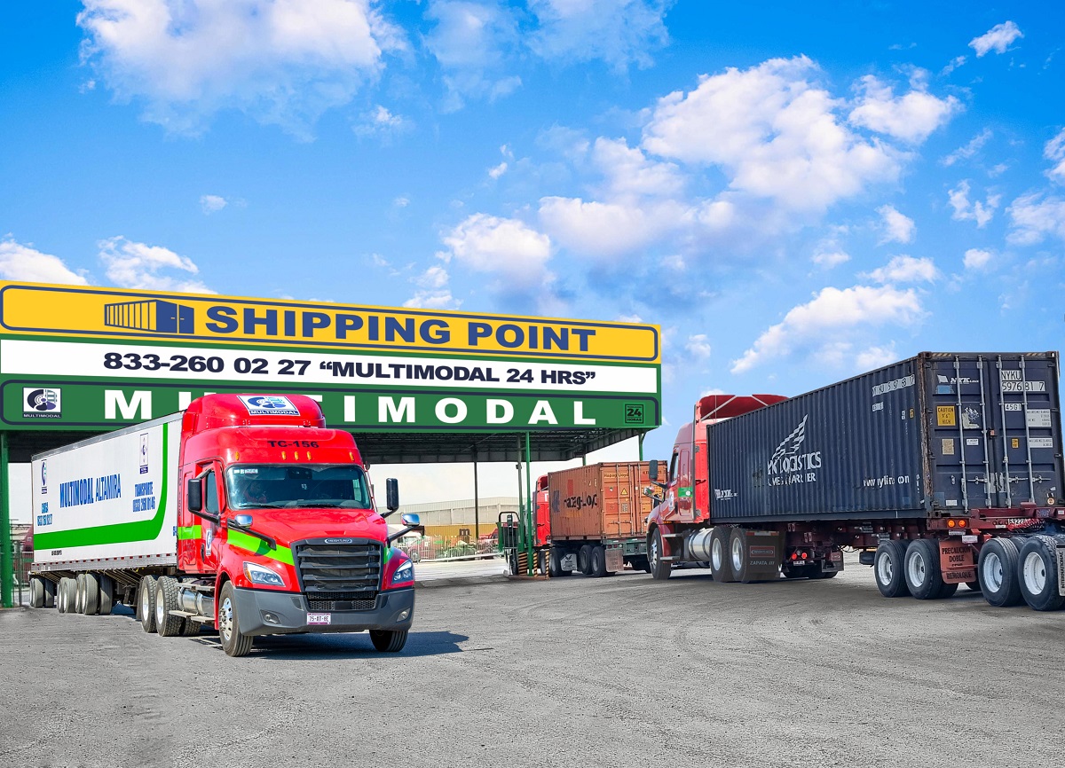 La compañía utiliza Tractocamiones Cascadia Frigthliner 2023 DD16. (Cortesía)