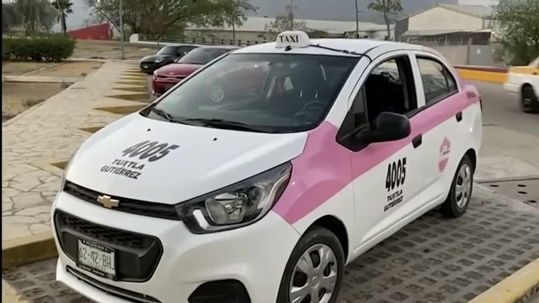 La Secretaría de Movilidad y Transporte puso en operación un proyecto denominado Taxi Rosa; Chiapas