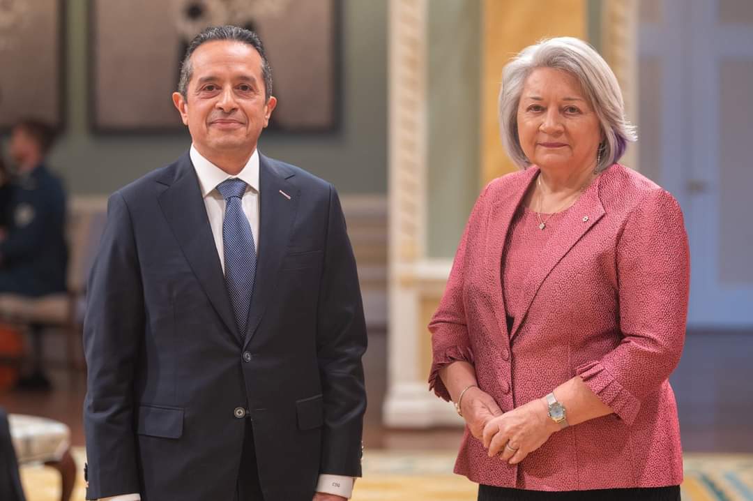 Carlos Joaquín, como embajador de México en Canadá.