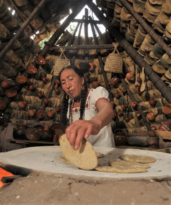 Claudia se prepara para participar en la edición 42 de la Muestra Gastronómica de Santiago de Anaya (Cortesía)