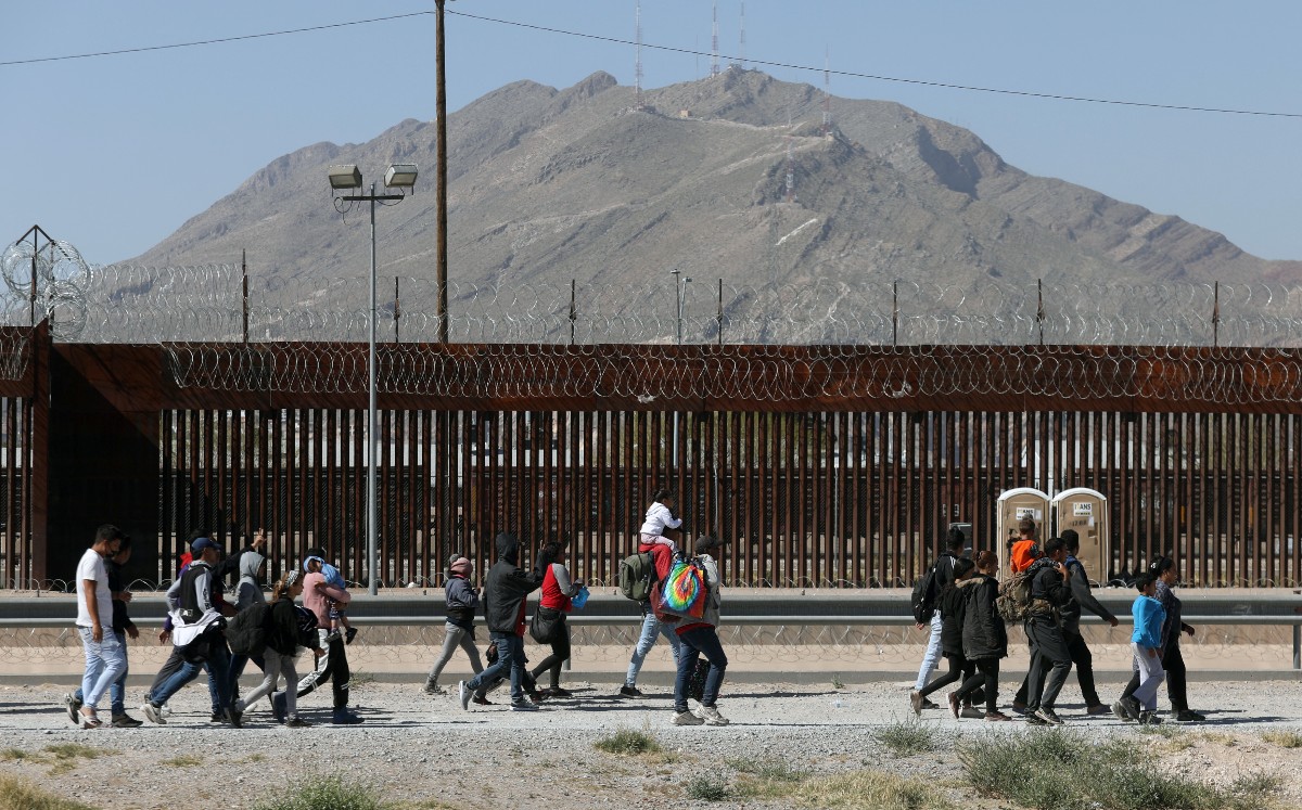 Pedirán orden de aprehensión contra migrante que inició el fuego en INM de Chihuahua. | AFP