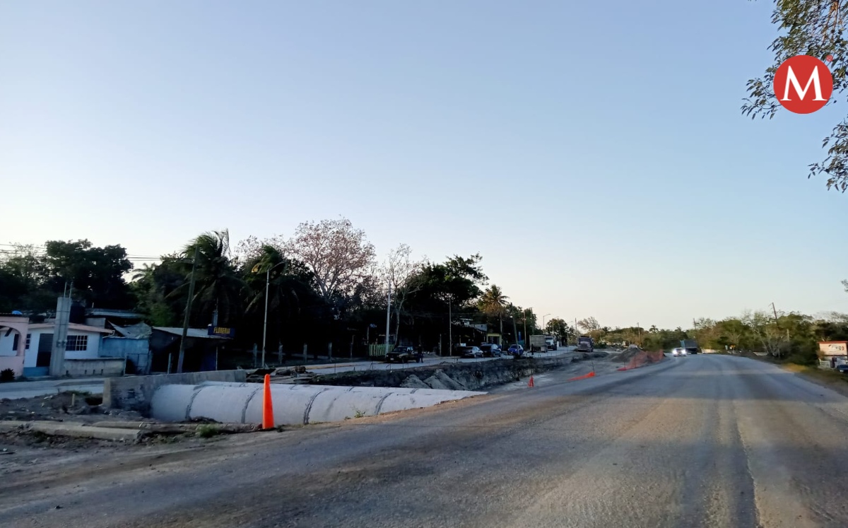 construcción carretera Tampico-Tuxpan. (Noel Vergara)