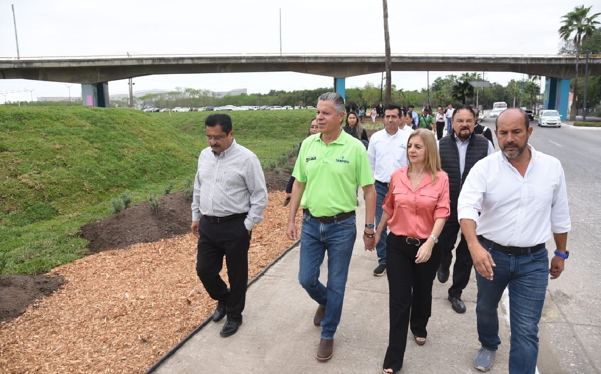 Jesús Nader Nasrallah junto al titular de la Secretaría de Turismo, Miguel Torruco.