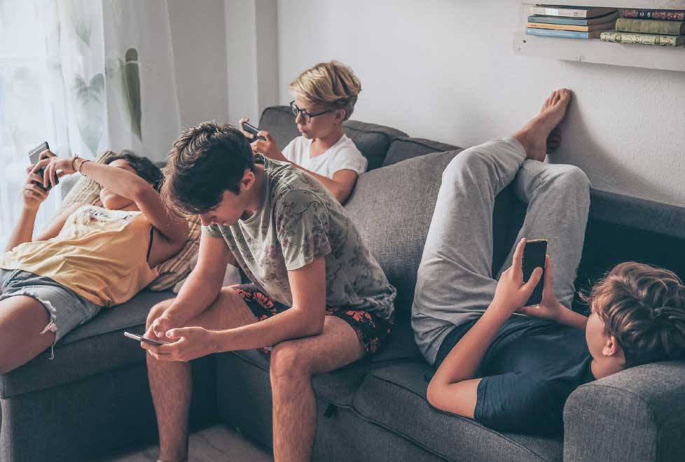 Una ventana de escape. Los jóvenes que sufren de depresión son los más vulnerables a generar una adicción a las redes sociales. Foto: Shutterstock