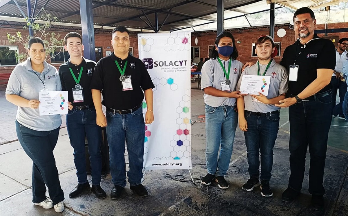 Diana Rubio, José Valdez, Jesús Ramírez, Rene  Villa, Naim Palacios García y Francisco Rodríguez. (cortesía)