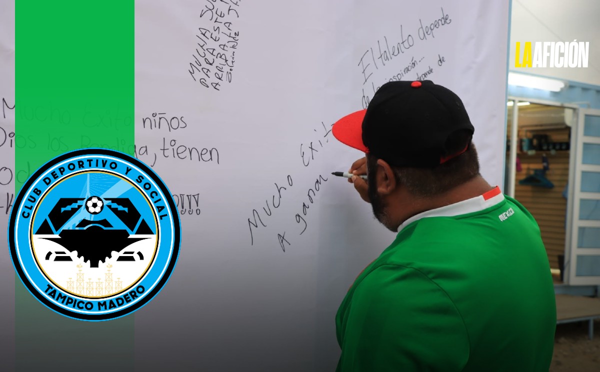Seguidores del Tampico-Madero dejaron escrito su mensaje de apoyo a los jugadores.