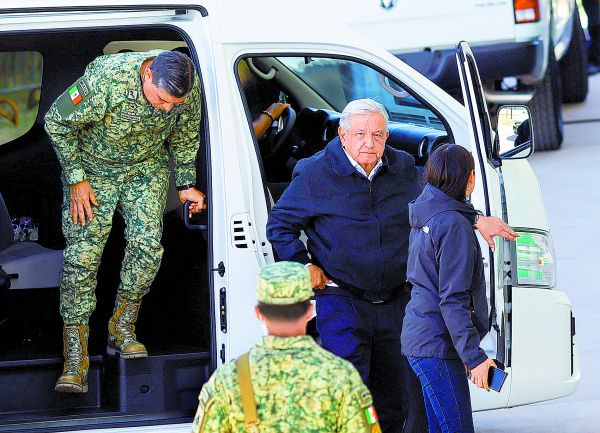 La gira de López Obrador por Ciudad Juárez. Reuters y AFP