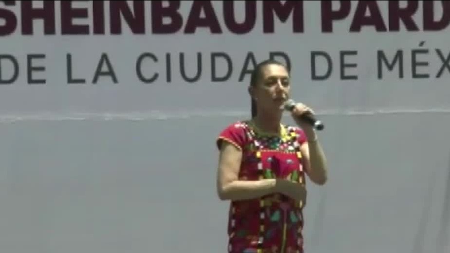 Claudia Sheinbaum es recibida a aplausos y porras por cerca de 3,500 personas; Cuernavaca