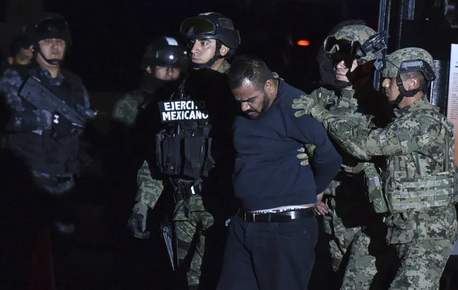 FGR entrega a EU a 'El Cholo Iván', jefe de seguridad de 'El Chapo' Guzmán