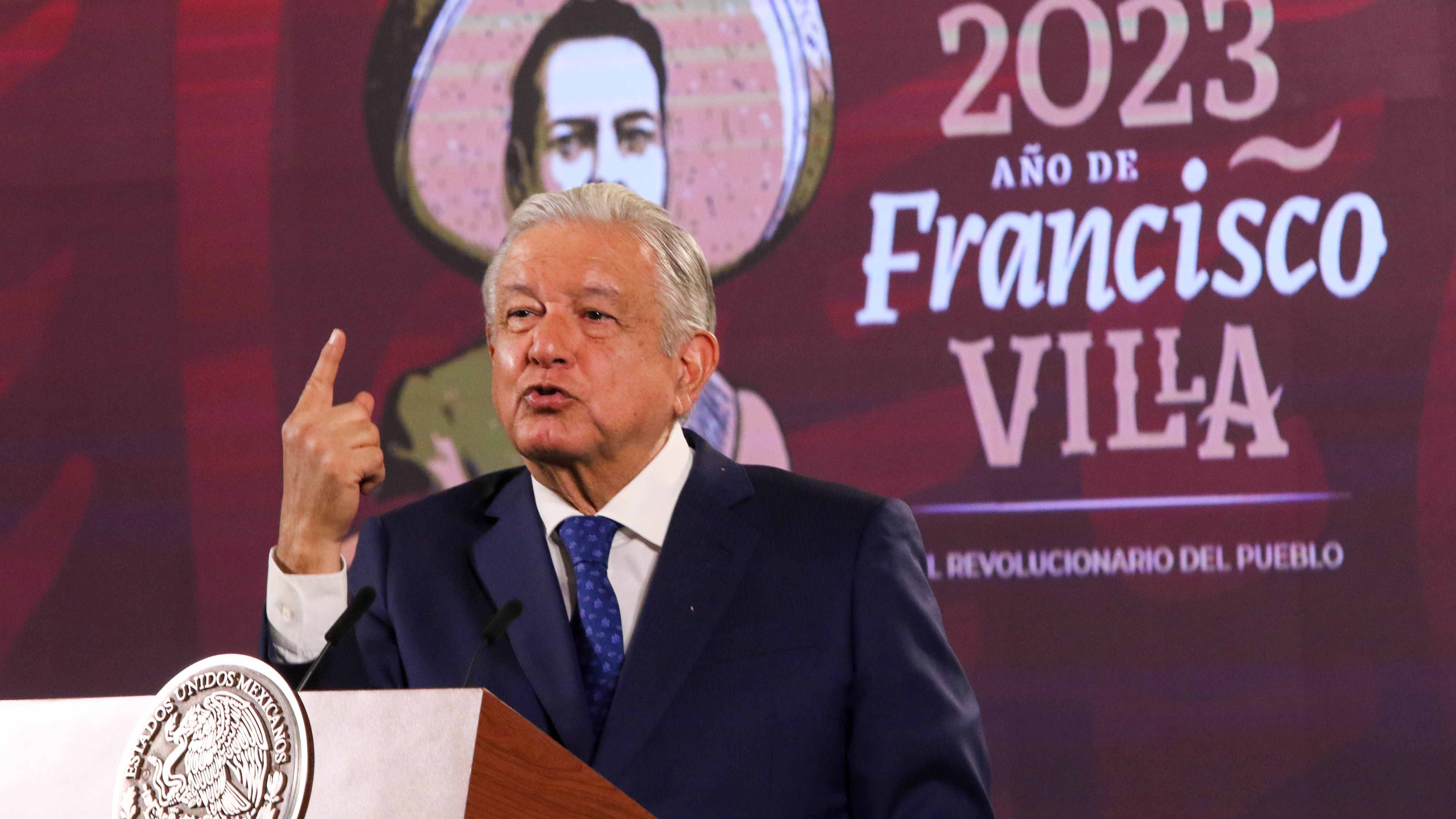 AMLO nombra a Salinas de Gortari como "el padre de la desigualdad moderna" durante su mandato