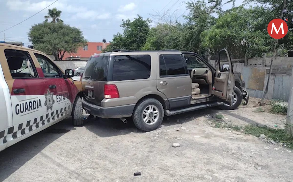 Aseguran camioneta con con equipo táctico armas tipo R15 en Reynosa