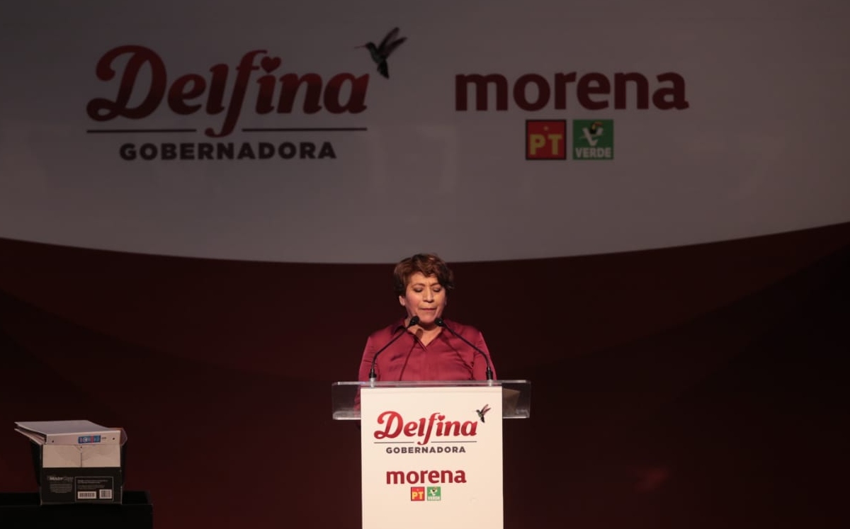 Delfina propone reducción de sueldos a servidores públicos y tarjeta única de transporte; presenta plan de gobierno. Tania Contreras