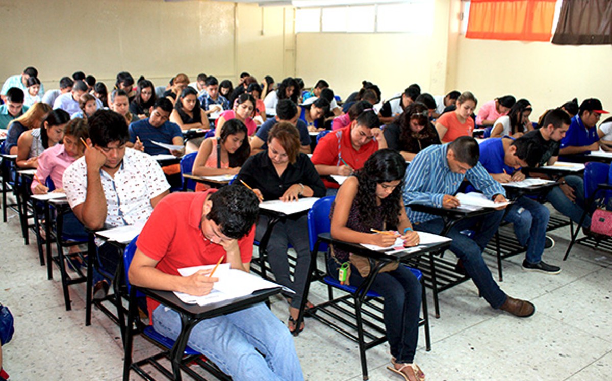 Guanajuato recupera 26 mil estudiantes que desertaron en pandemia / Archivo