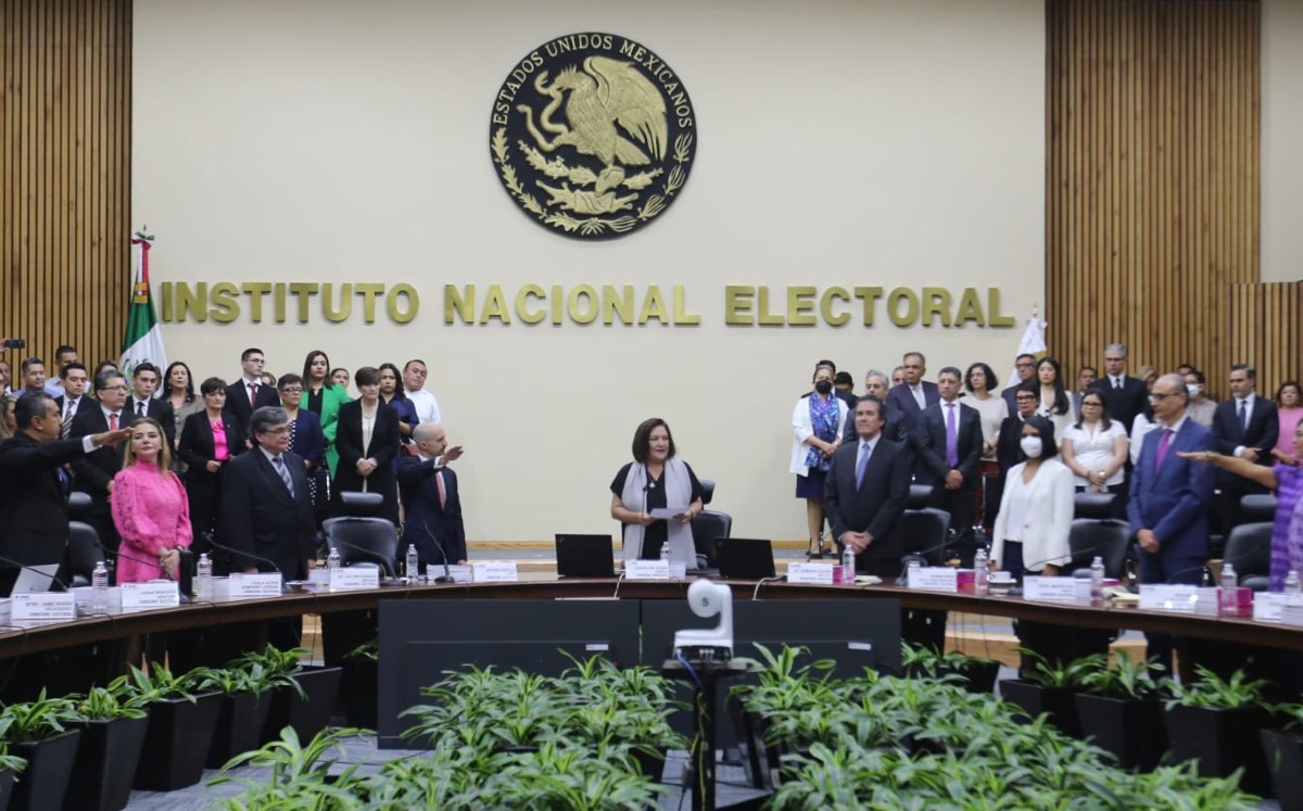 Morena ofrece a INE darle vuelta a la página; “¡se acabó la corte del rey!”. | Javier Ríos