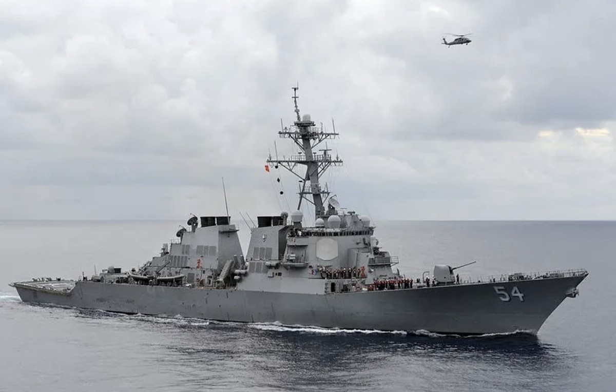 Buque de guerra estadunidense USS Curtis Wilbur (Reuters)