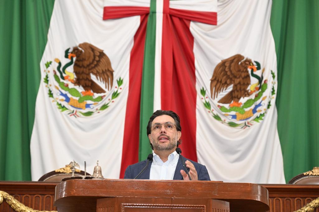 Diputado busca apoyar a personas que rescaten a animales.