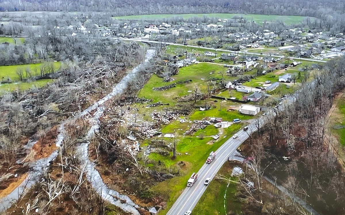 En EU, mueren al menos 5 personas tras tormenta y tornados. | Twitter