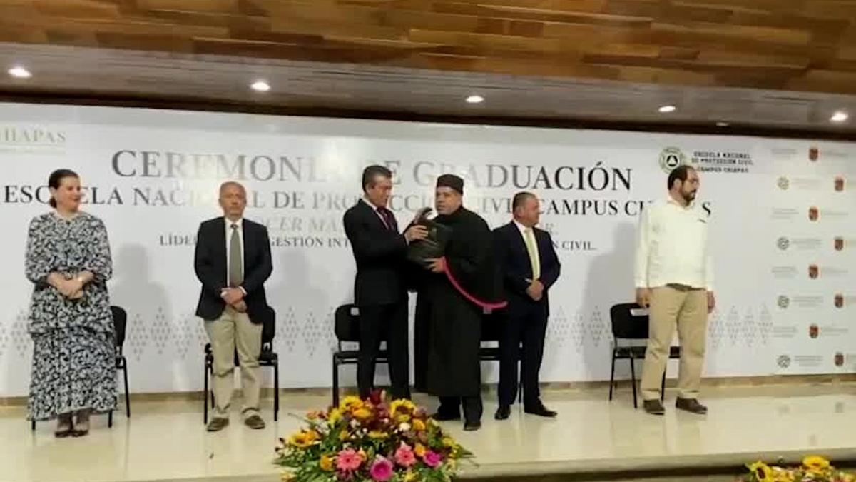 Rutilio Escandón asiste a graduación de Escuela Nacional de Protección Civil en Chiapas