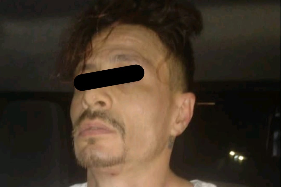 Sujeto detenido por policías de Ecatepec (Especial)