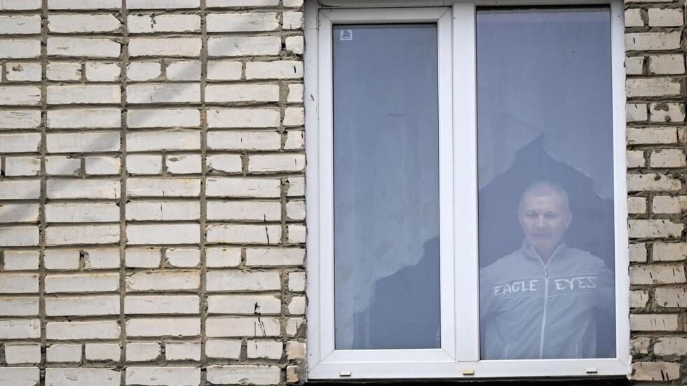 Alexéi Moskaliov, de 54 años, padre de Maria, la niña de 13 años que hizo un dibujo contra la guerra en Ucrania. (AFP)