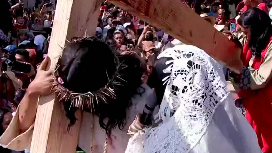 Continúa la edición número 180 de la Pasión de Cristo en Iztapalapa