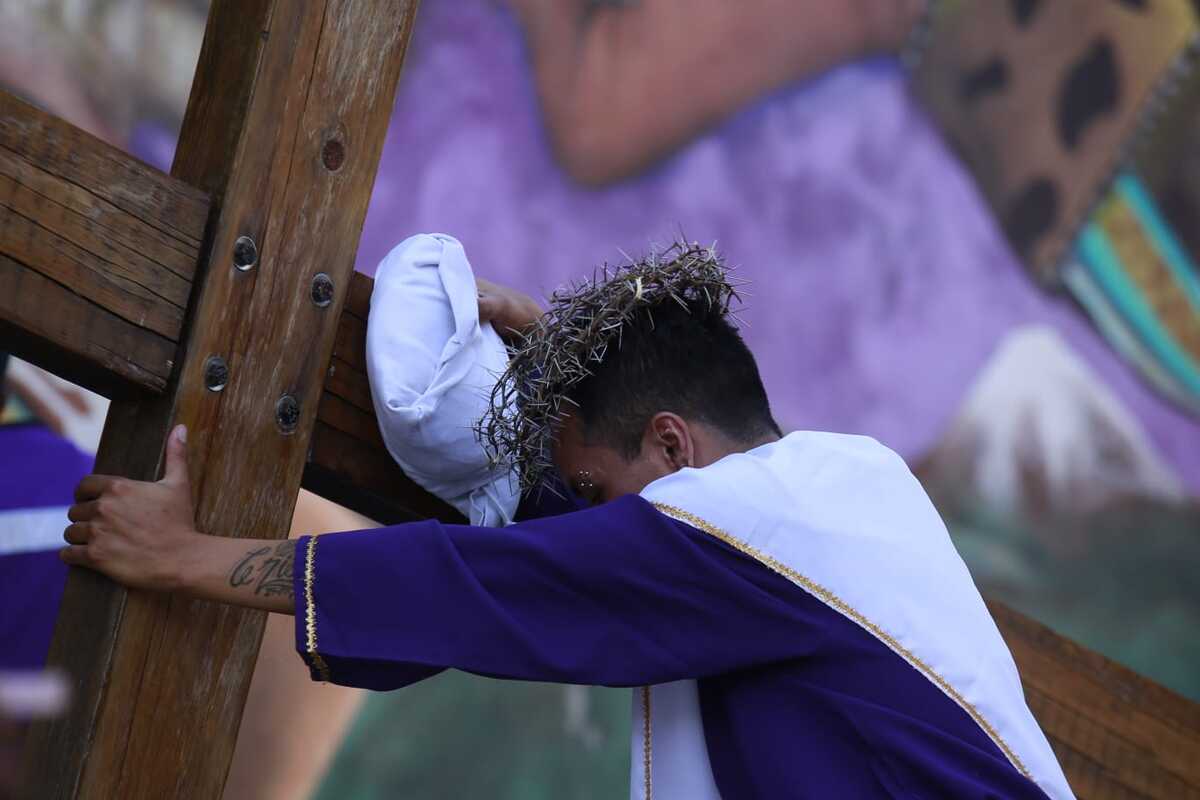 Nazarenos en la 180 representación de la Pasión de Cristo.| Juan Carlos Bautista