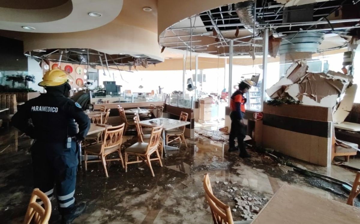 Cae plafón en restaurante de Puebla | Especial