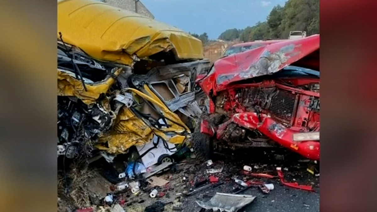 Choque múltiple en Autopista Siglo XXI en Michoacán deja dos muertos y diez heridos