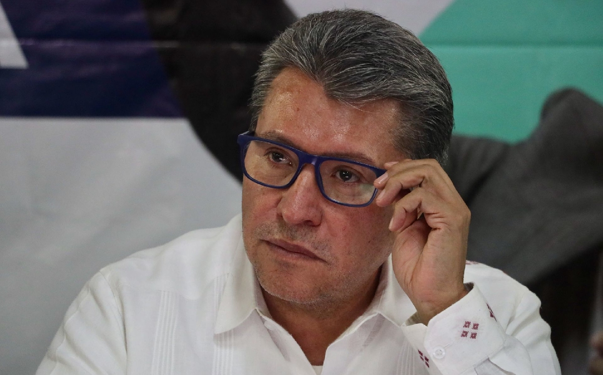 El senador de Morena, Ricardo Monreal, en una reunión con ediles y militantes morenistas. | Cuartoscuro