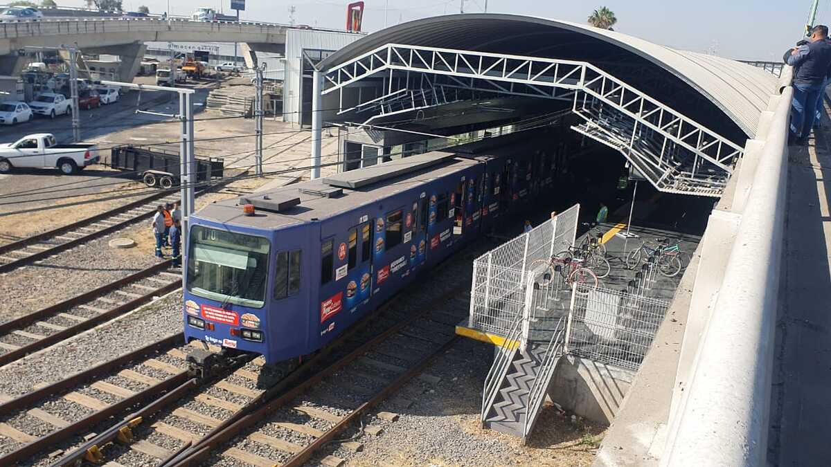 Tren detenido en estación de la Línea 1 en Tlaquepaque (Juan Carlos Munguía)