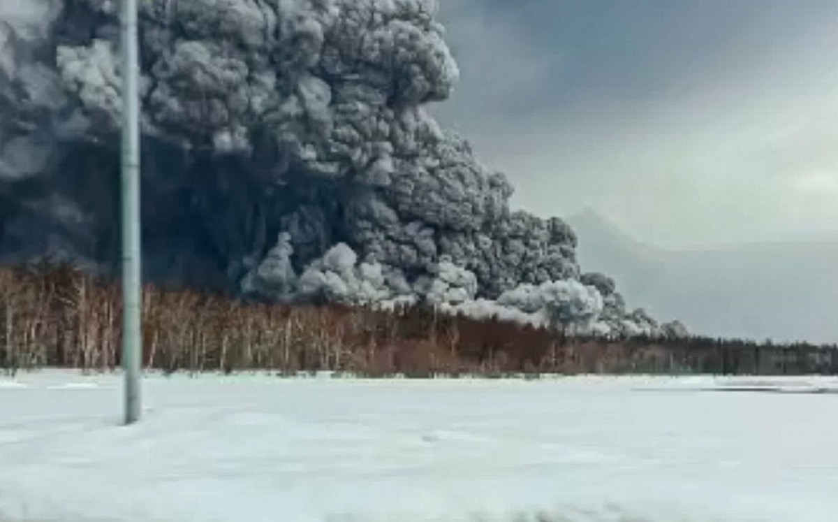 Volcán shiveluch de la costa de kamchatka | AP