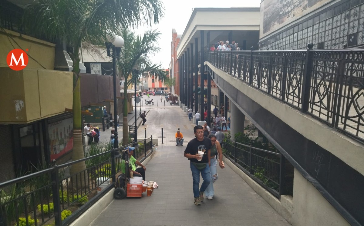 La zona centro de Tampico lució llena el fin de semana. (Salma Navarro)