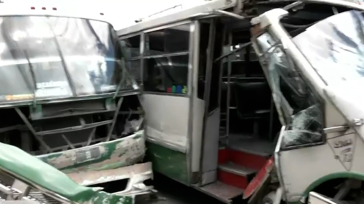 Chocan microbuses en la GAM, hay al menos siete lesionados