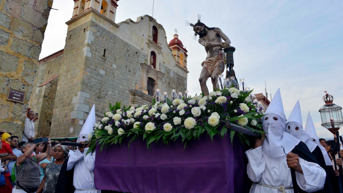 El viernes santo, se vivió en un ambiente de asombro y respeto durante la Procesión de las Tres Caídas (Especial)