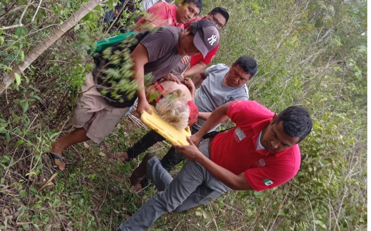 Adulto mayor rescatado de selva maya