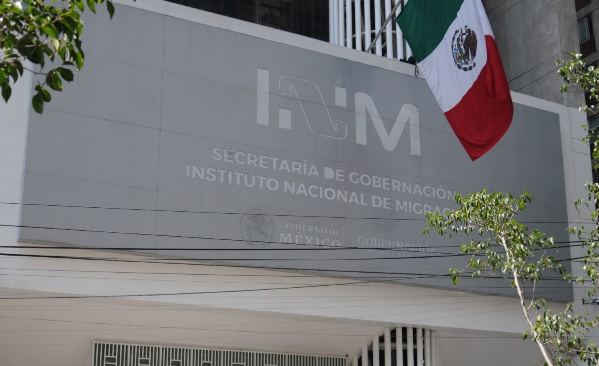 La FGR informó que se giraron órdenes de aprehensión para funcionarios de INM. | Cuartoscuro