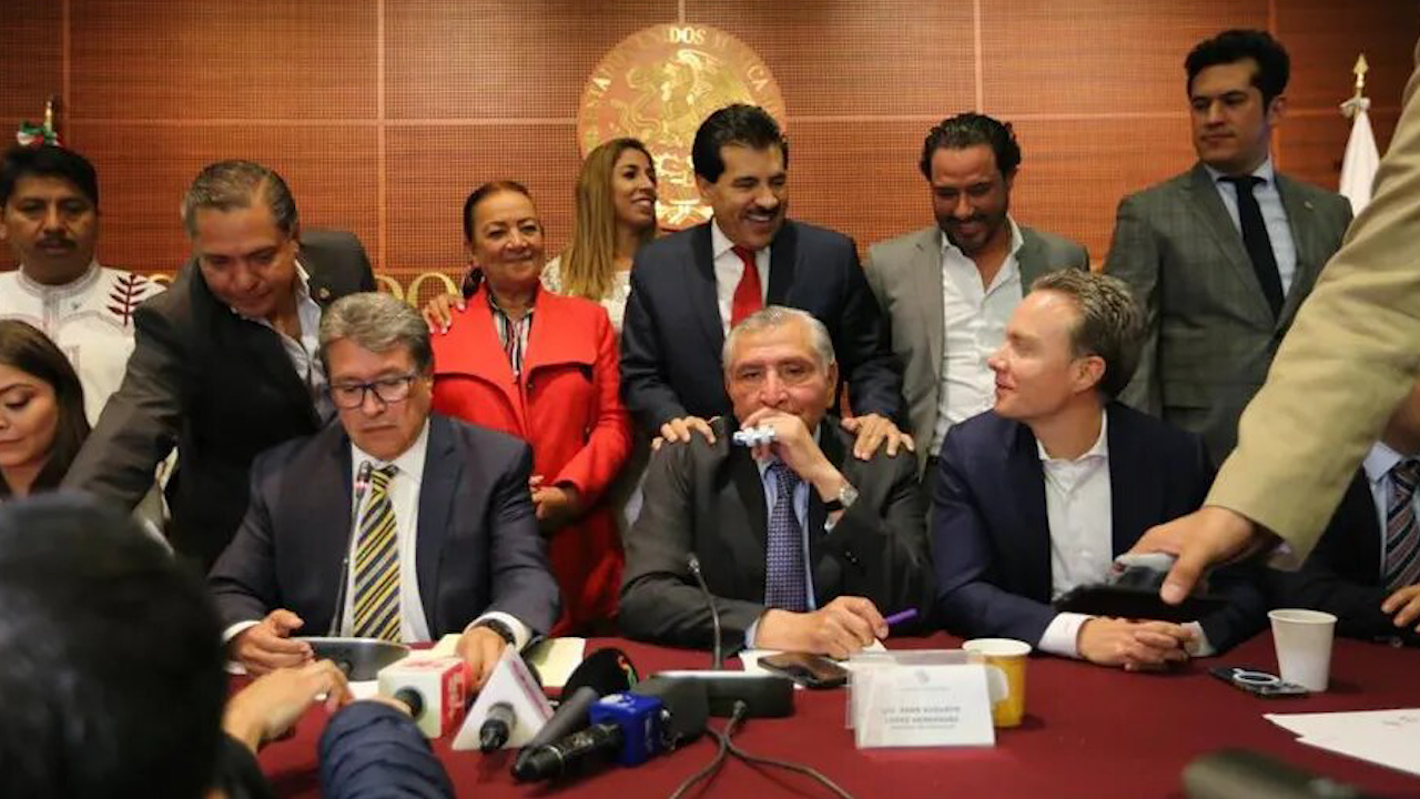 Francisco Garduño seguirá a cargo del INM, afirma Adán Augusto López tras incendio en Chihuahua