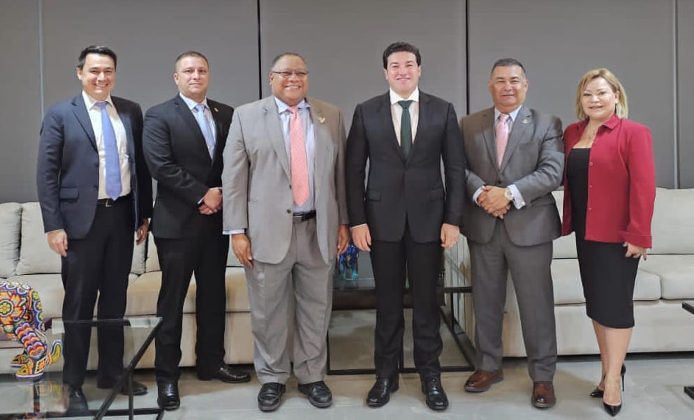 Samuel García y EU checan avances de puntos de revisión en Puente Colombia. Foto: Especial