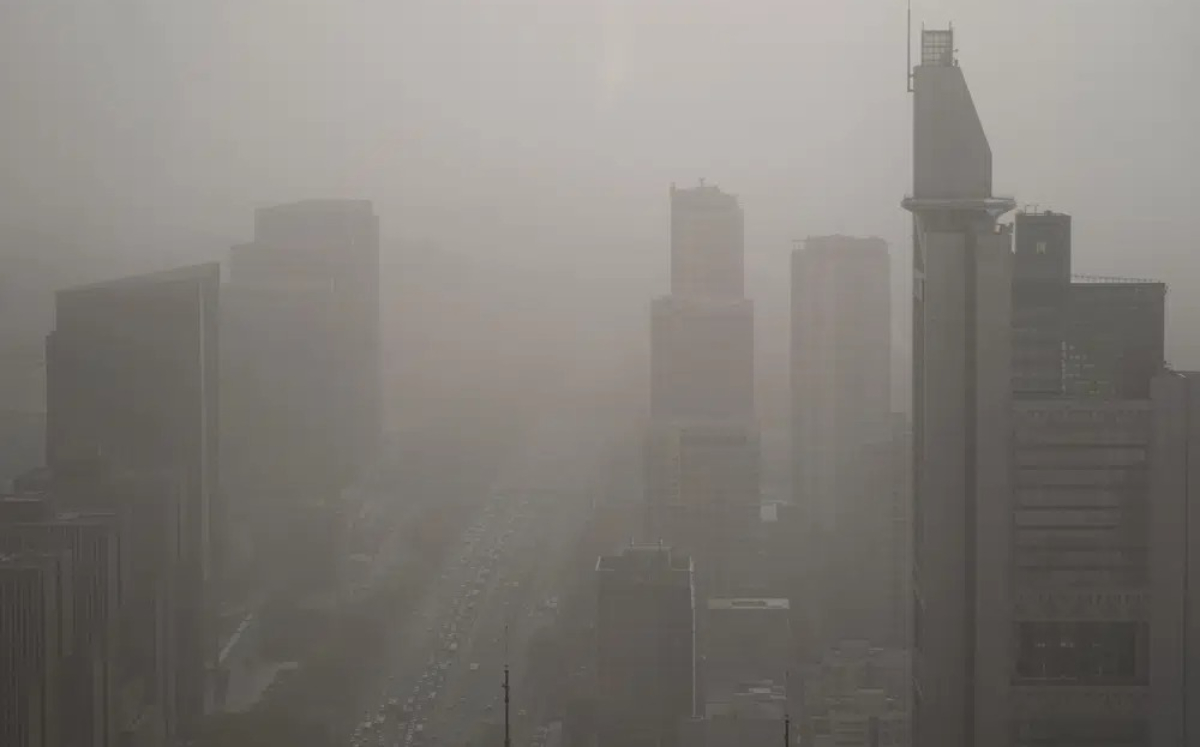 Zonas del norte de China se ven afectadas por tormenta de arena | AP