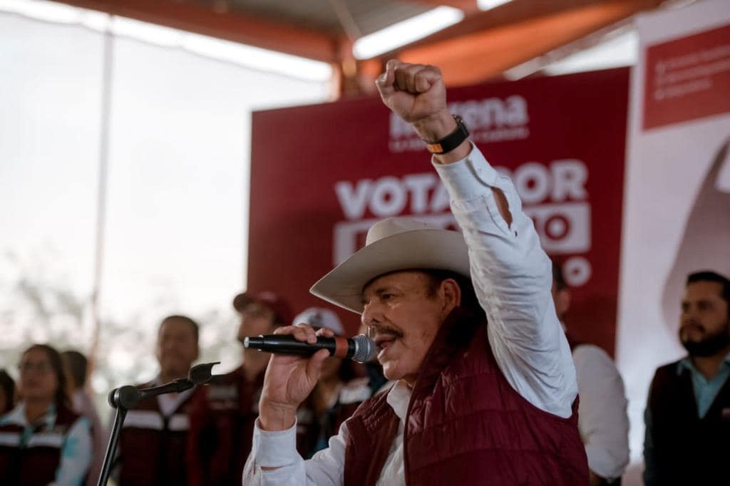 Guadiana visitó la colonia Martínez Adame de Torreón. (Especial)