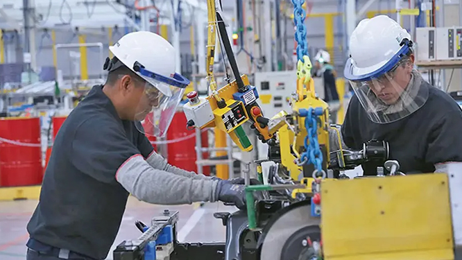 Personal ocupado en industria manufacturera disminuyó en febrero: Inegi