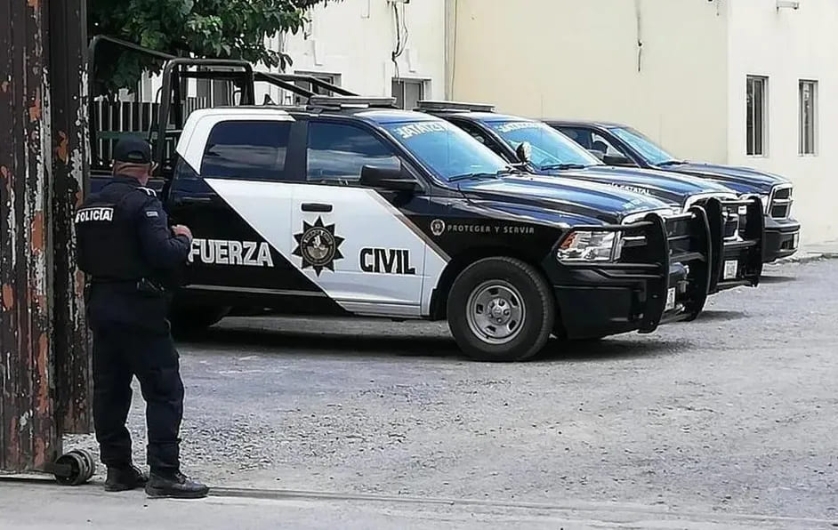 Dan de baja a 8 policías de Fuerza Civil por secuestro exprés en NL
