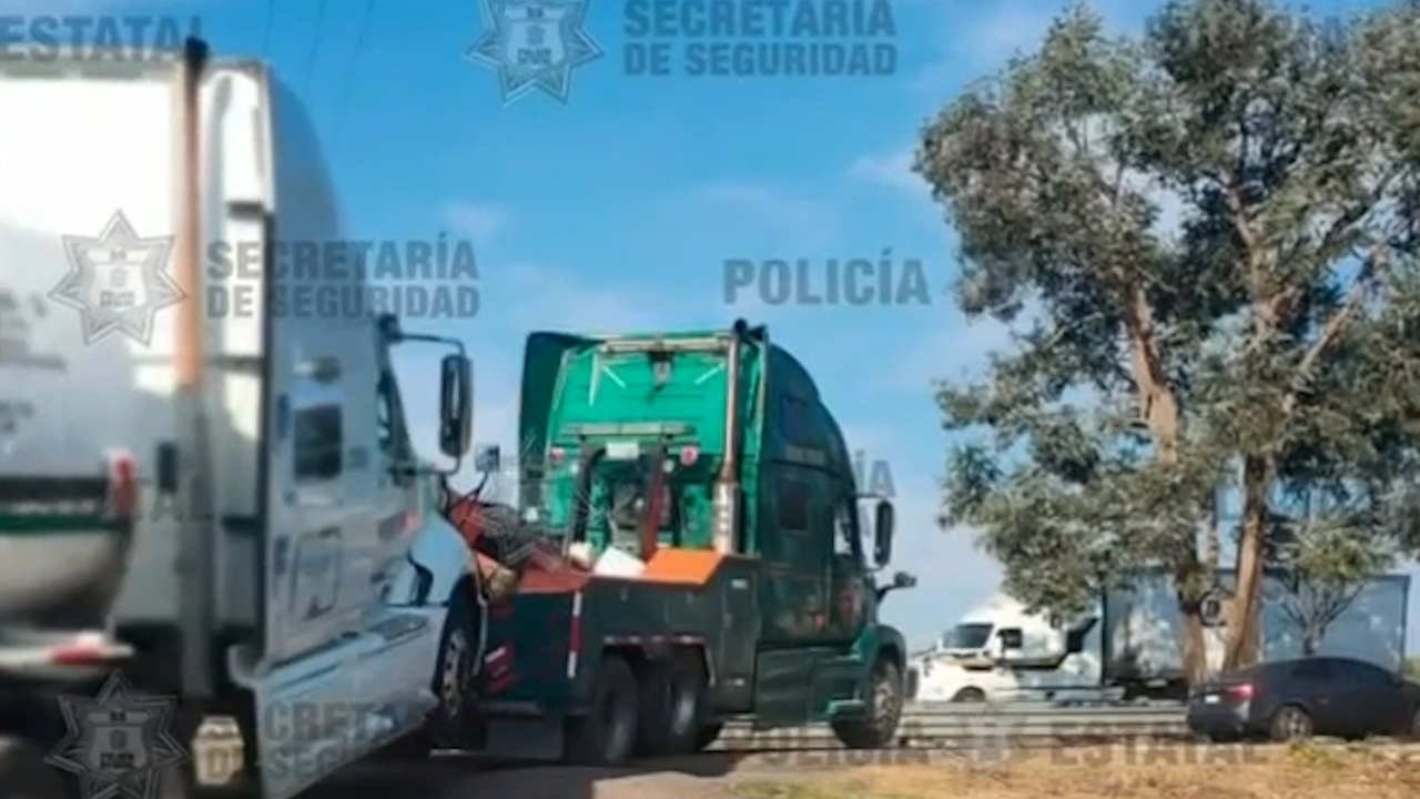 En el Estado de México, localizan tractocamión con hidrocarburo de dudosa procedencia