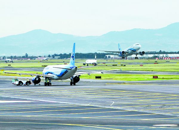 Pista de la terminal aérea de la capital. JUAN CARLOS BAUTISTA