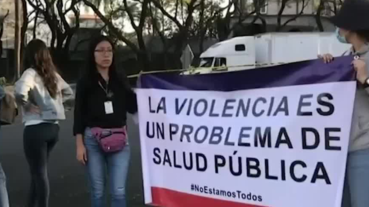 Frente Estudiantil por la Justicia protesta en Cuernavaca por triple asesinato