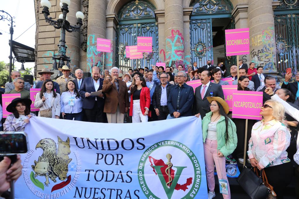 Organizaciones taurinas se manifestaron a las afueras del Congreso de la Ciudad de México | Jorge Carballo