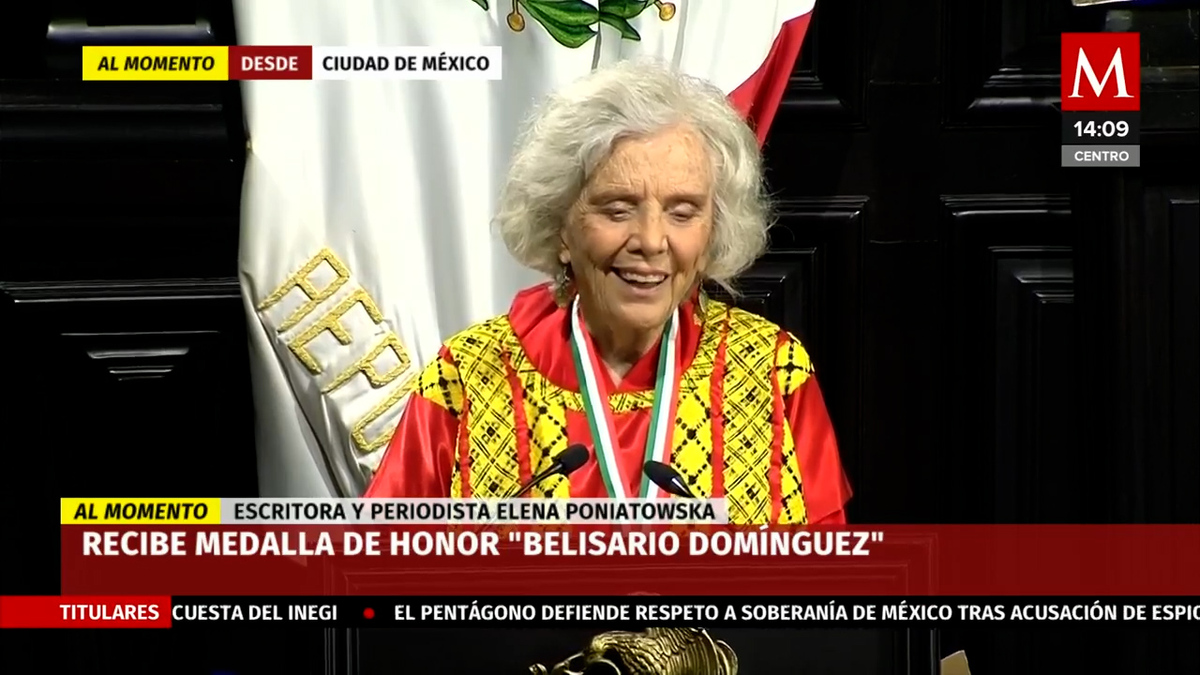 Elena Poniatowska recibe Medalla Belisario Domínguez