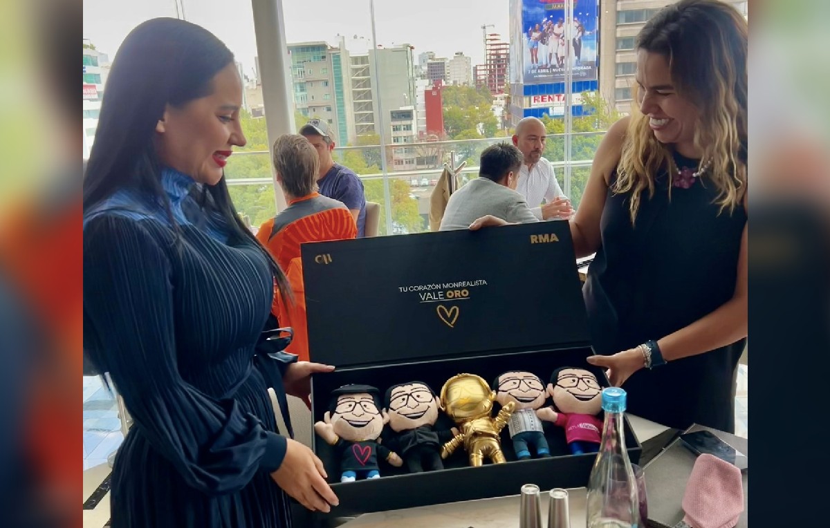 Sandra Cuevas e hija del senador Ricardo Monreal (Foto: Twitter/@SandraCuevas_)
