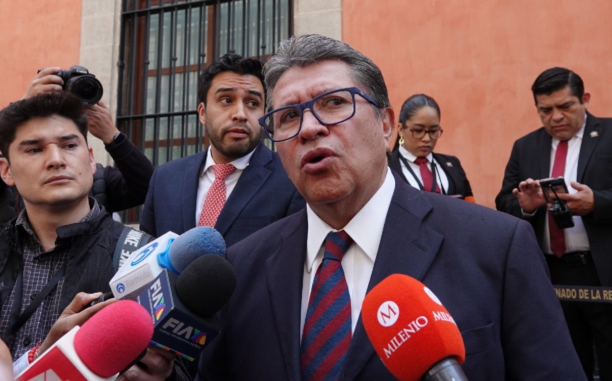 El senador Monreal a la salida de la sede del Senado en Xicoténcatl. | Cuartoscuro